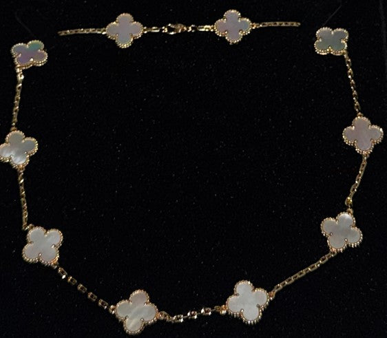 COLLAR  10 TREBOL  DORADO CON TREBOL ROSADO CONCHA NACAR  / PLATA .925 BAÑO DE ORO 18K