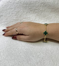 PULSERA 5 TREBOL DORADA CON TREBOL VERDE / PLATA .925 BAÑO DE ORO 18K