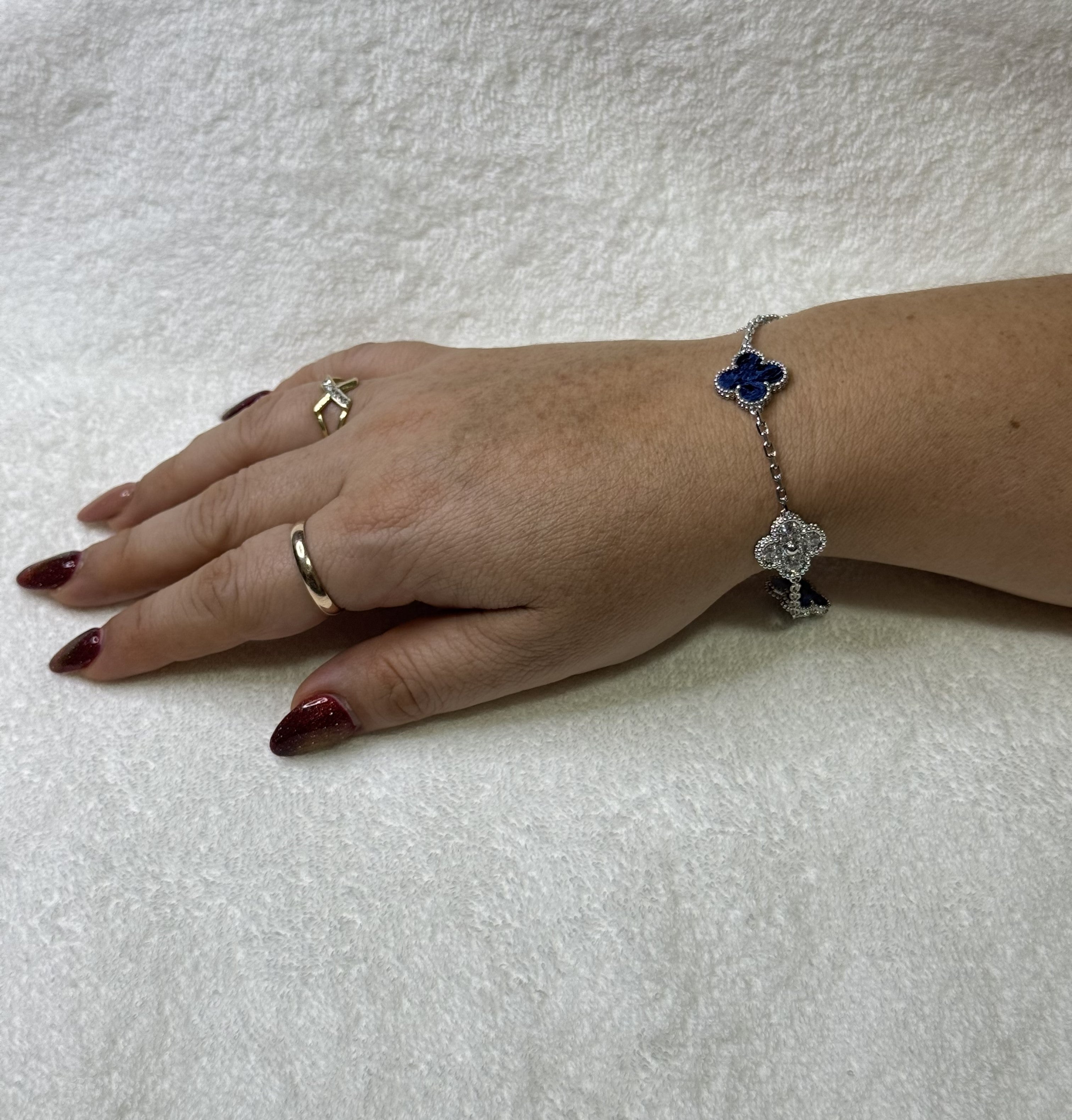 PULSERA 5 TREBOL PLATA .925 CON TREBOL AZUL Y TREBOL DE PIEDRAS BAÑO DE ORO BLANCO 18K